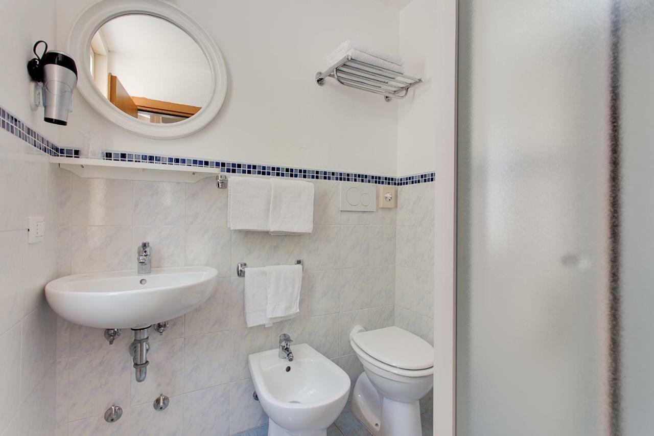 קרביה Anastasi Hotel E Residence מראה חיצוני תמונה