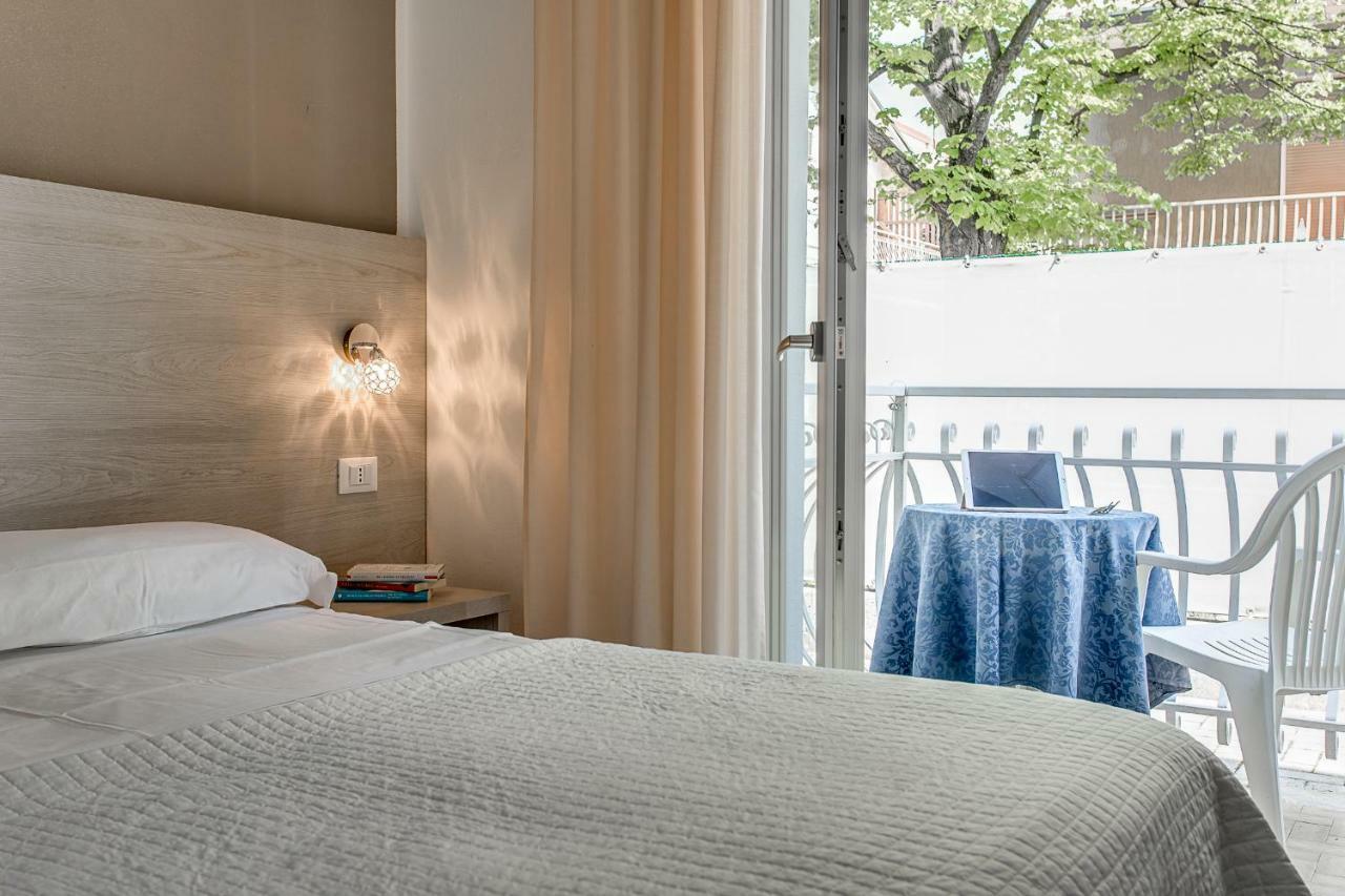קרביה Anastasi Hotel E Residence מראה חיצוני תמונה